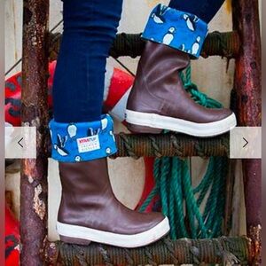 *ONLY PAIR* (FOR SALE IN THIS SIZE) XTRATUF Salmon Sisters 15” Legacy Boots